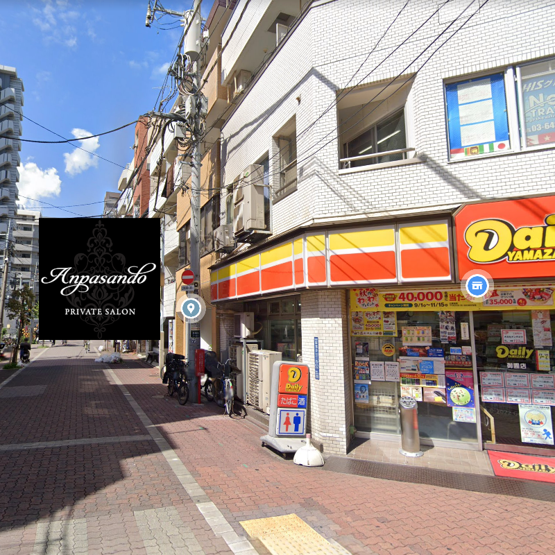 ④デイリーヤマザキの隣の三興ビルの302号室に当店があります。１階は美容室リツギ(Re:tsugi)さんです。